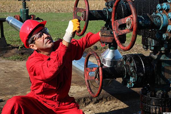 petroleum engineer 600x400