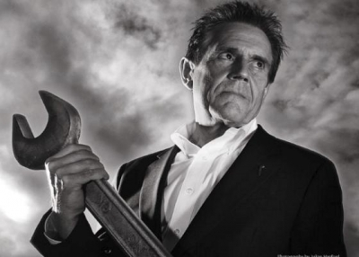 Twitter မွာ Follow လုပ္ထားသင့္တဲ့ ေၾကာ္ျငာေလာကရဲ႕ နာမည္ၾကီး (၆)ေယာက္