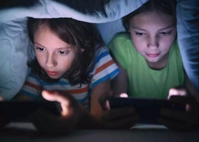 ကြော်ငြာ များကြောင့် ကလေးများ အတုယူမှားခြင်း ကိစ္စရပ်