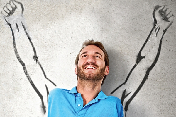 ေျခလက္မပါေပမဲ့ Life Without Lamps အသင္းကိုတည္ေထာင္သူ Nick Vujicic ရဲ႕စိတ္ဓာတ္