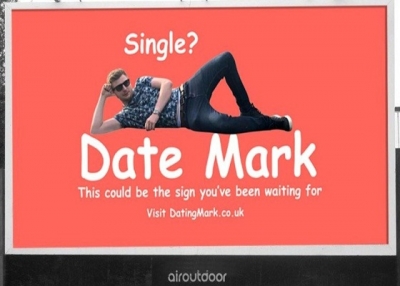 လူပ်ိဳၾကီးတစ္ေယာက္ရဲ႕ ရည္းစား လိုခ်င္ေၾကာင္း ေၾကာ္ျငာဘုတ္