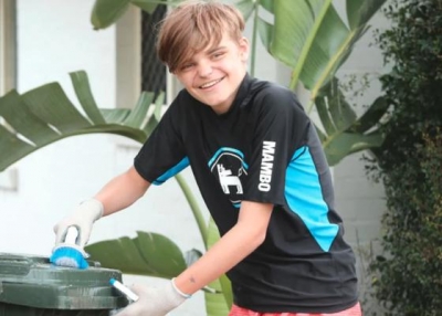 ဘယ္အလုပ္မွမခန႔္လို႔ ကိုယ္ပိုင္စီးပြားေရးေလးလုပ္ရာမွ ေအာင္ျမင္လာတဲ့ ေက်ာင္းသားေလး