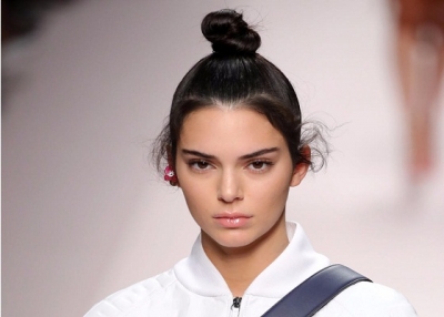 ေၾကာ္ျငာ Influencer ေလး Kendall Jenner