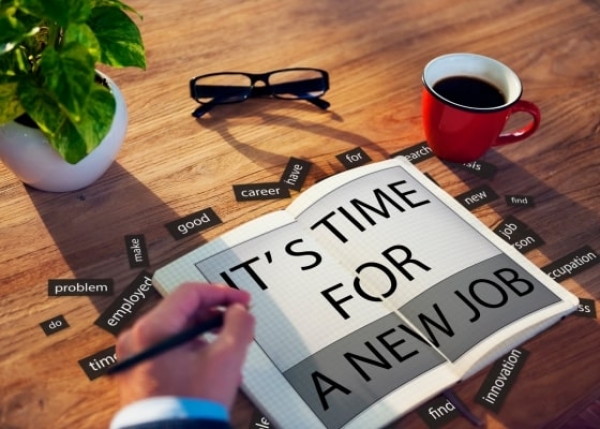 လက္႐ွိအလုပ္ကေန ထြက္သင့္တဲ့ အခ်ိန္အခါ (၅) ရပ္