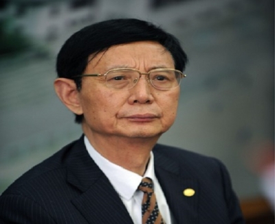 အသက္၄၀မွ စာအုပ္လက္ေပြ႔ေရာင္းကာ အခ်မ္းသာဆံုး လုပ္ငန္းရွင္ျဖစ္လာသူ