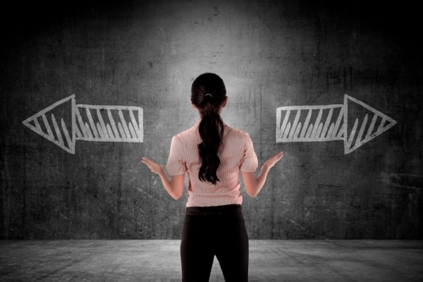 ဘဝမွာ လုပ္ခ်င္တာနဲ႔ လုပ္သင့္တာ.. ဘယ္အရာကို ေရြးခ်ယ္သင့္လဲ...